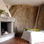 Konukevi Cava Del Tom Luxury